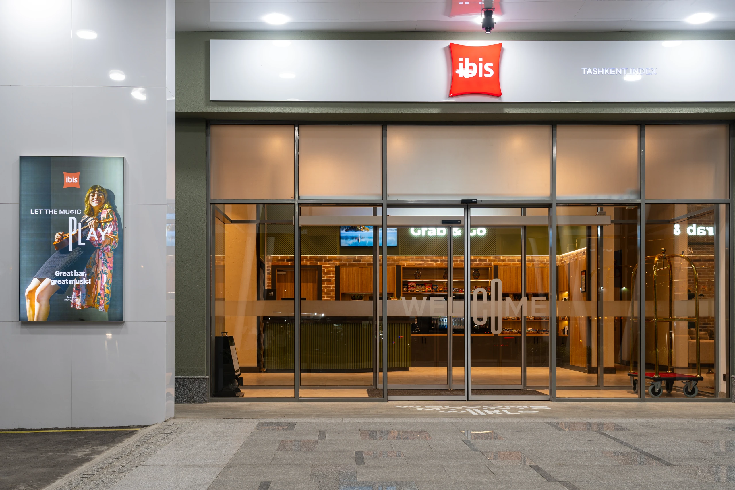 Ibis Hotel — view 3